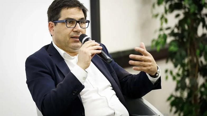 D&rsquo;Amato insiste: &laquo;Non escludo l&rsquo;alleanza con il M5S&raquo;. Poi fa retromarcia