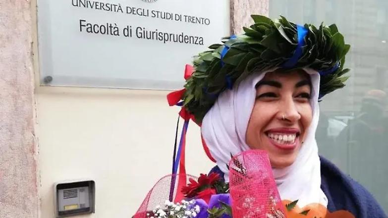Hajar Budraa, che vuole essere la prima magistrata con il velo