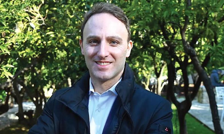 De Luca: &laquo;Ora serve una scossa o rischiamo l&rsquo;estinzione. E Bonaccini pu&ograve; darla&raquo;