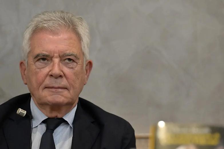 &laquo;Io mi chiedo: perch&eacute; ci sono voluti trent&rsquo;anni se Matteo Messina Denaro era l&igrave; a casa sua?&raquo;