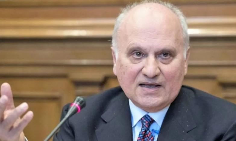 Csm, Valentino si ritira: &laquo;Su di me palate di fango a orologeria&raquo;