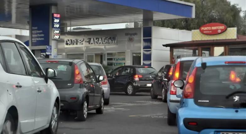 Verso lo sciopero dei benzinai, Urso: &laquo;Revocatelo, &egrave; una decisione che danneggia i cittadini&raquo;