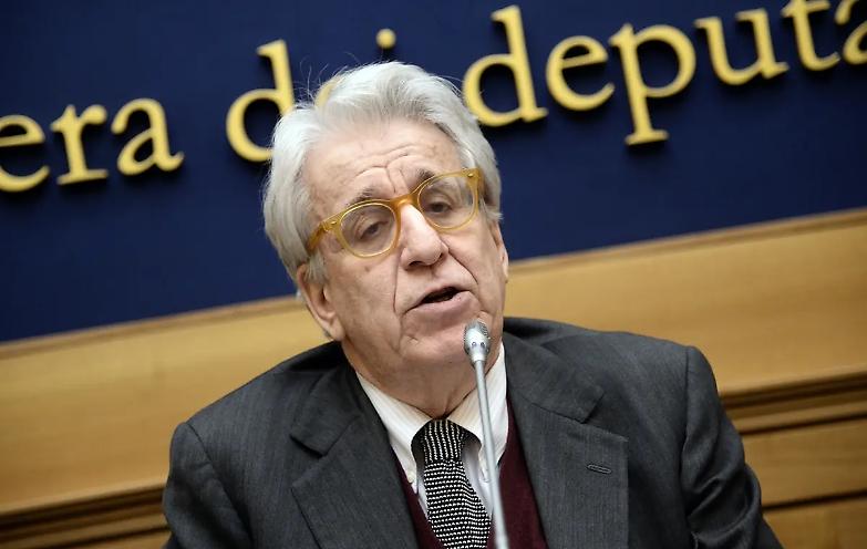 Manconi a Papa Francesco: &laquo;Faccia qualcosa per Alfredo Cospito&raquo;