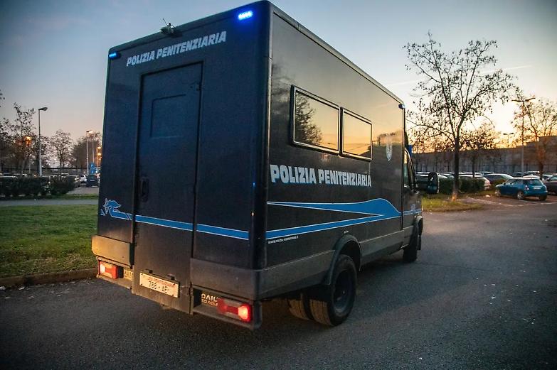 Il medico di Alfredo Cospito: &laquo;Ha pochi giorni di vita, se rimane al 41 bis morir&agrave;&raquo;