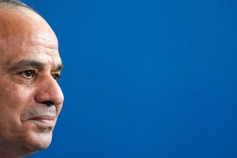 Omofobia d&rsquo;Egitto: lesbiche e gay &ldquo;adescati&rdquo; online dalla polizia