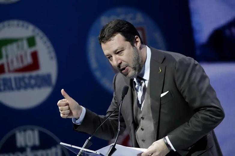 Salvini: &laquo;Doveroso impedire contatti con l&rsquo;esterno, il carcere duro non si tocca&raquo;
