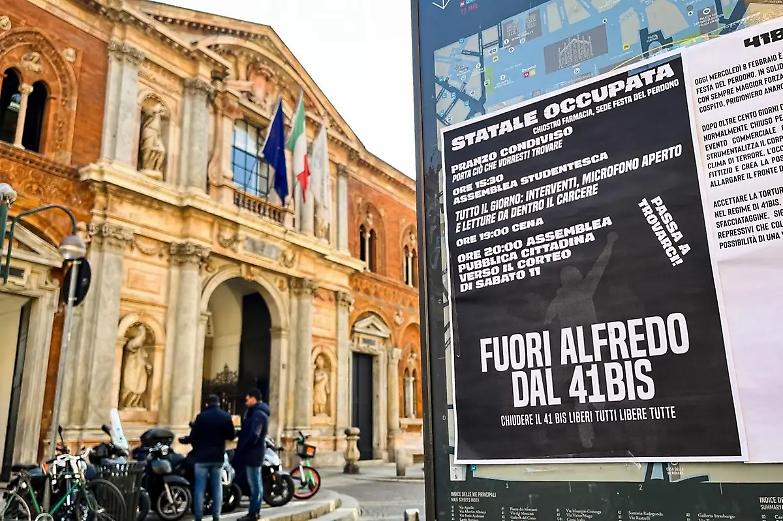 Alfredo Cospito rifiuta visita psichiatrica: assume acqua sale e zucchero