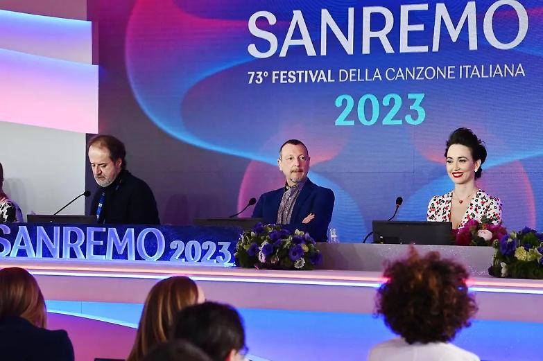 Sanremo, sospetto pacco bomba a 700 metri dall&rsquo;Ariston