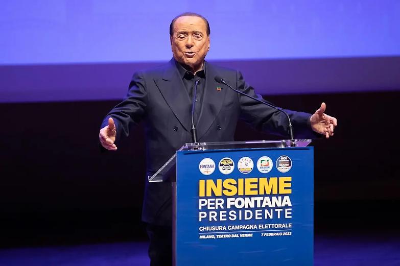 Il fronte aperto con il Ppe da un inedito Berlusconi spalanca a Giorgia Meloni praterie inimmaginabili