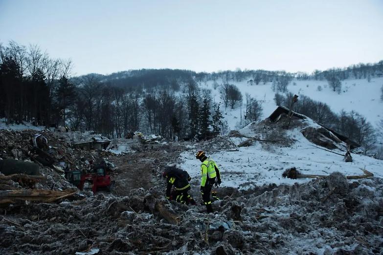 Familiari, giudici e avvocati: le altre vittime di Rigopiano