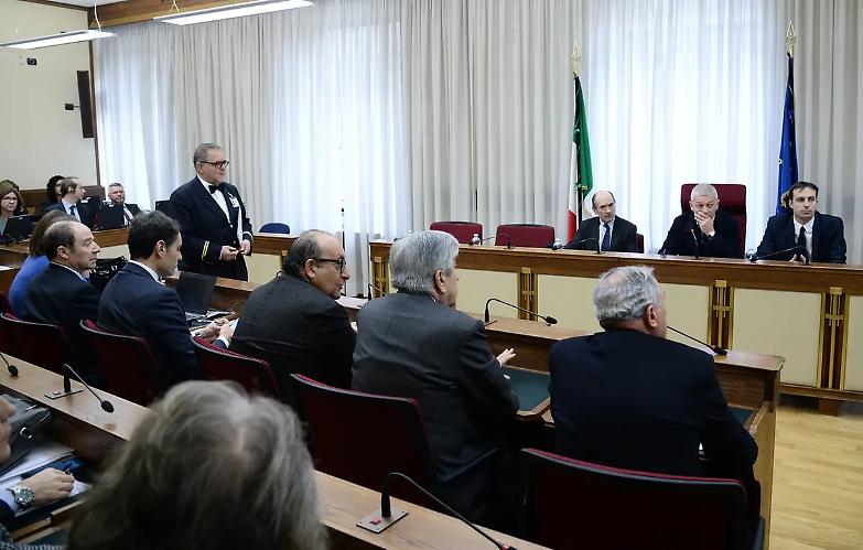 Commissione Antimafia: 60 anni di inutilit&agrave;