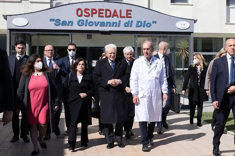 Mattarella: &ldquo;Al cordoglio seguano scelte concrete&rdquo;. Meloni convoca il cdm a Cutro per gioved&igrave;
