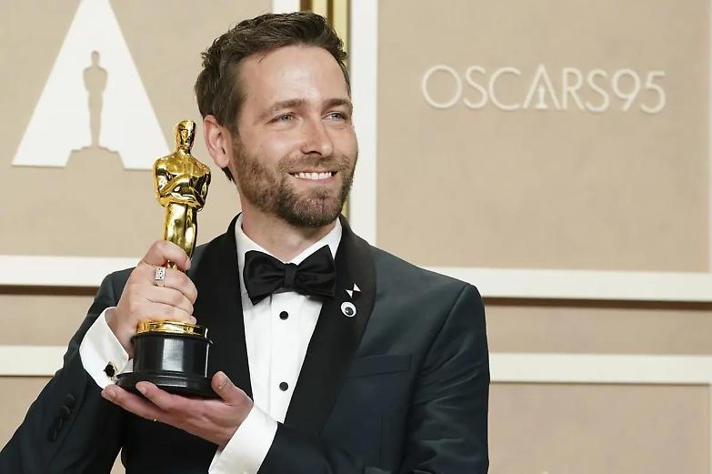 La notte degli Oscar, trionfa Everything everywhere all at once. E l&rsquo;Italia rimane a bocca asciutta