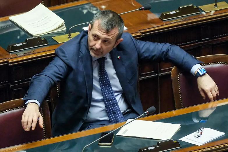 La ricetta di Delmastro: &laquo;Tossicomani in comunit&agrave;, cos&igrave; svuotiamo le carceri&raquo;