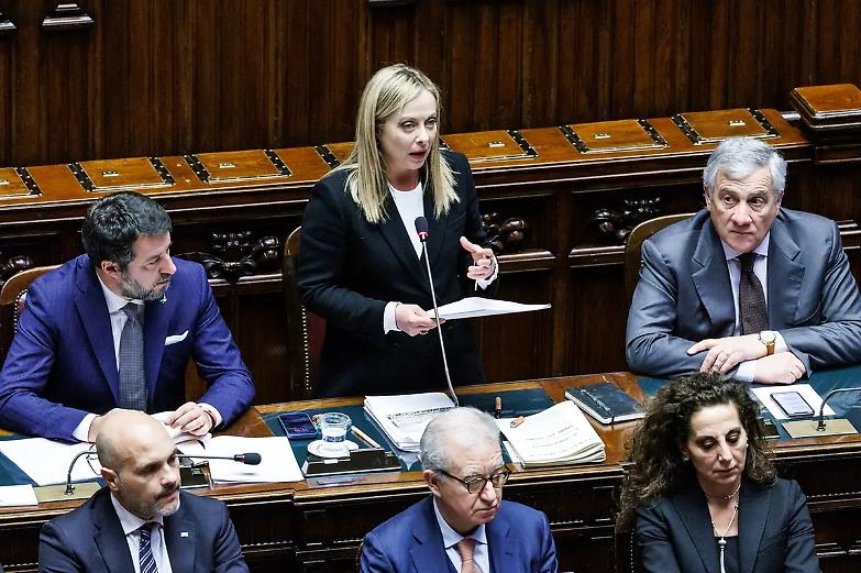 Meloni alla Camera: &ldquo;Sui migranti si calunnia l&rsquo;Italia per fini politici, noi abbiamo la coscienza a posto&rdquo;