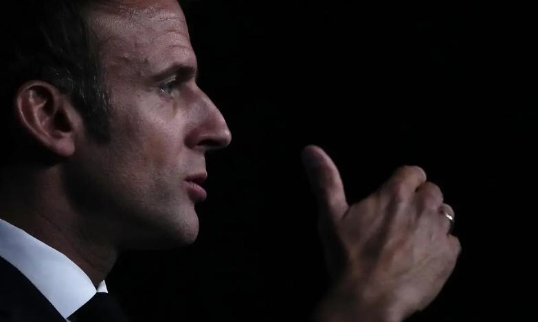 Emmanuel Macron non ha tradito la democrazia ma ha agito rispettando la Costituzione francese