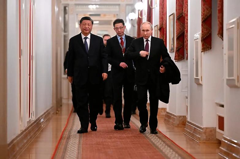 Putin e Xi Jinping, i gemelli diversi sfidano Usa e Ue