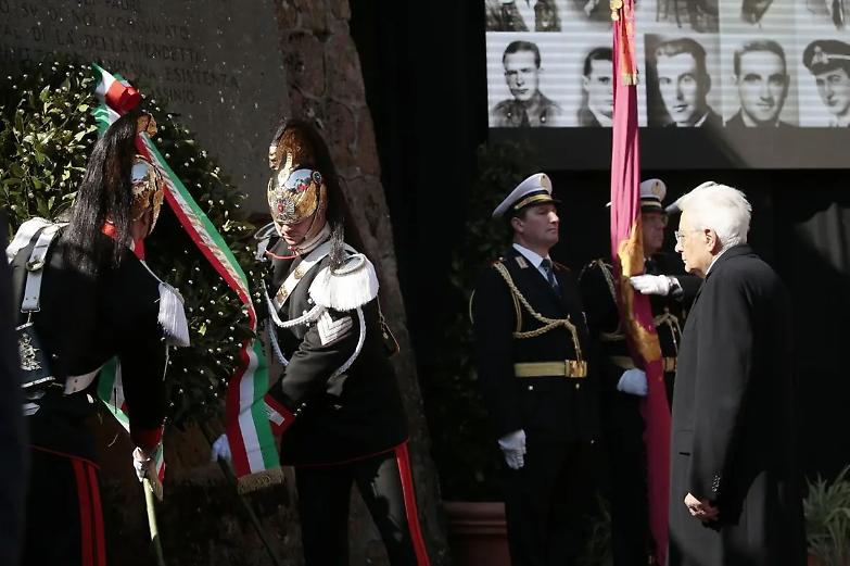 Fosse Ardeatine, Meloni: &laquo;Uccisi perch&eacute; italiani&raquo;. Scoppia la polemica