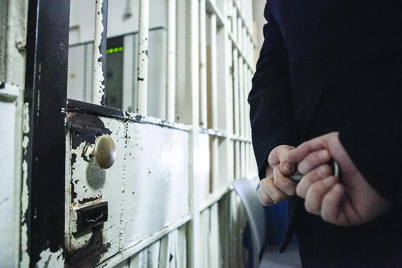 &laquo;Pestati in cella&raquo;. Ma con la riforma non &egrave; pi&ugrave; &ldquo;tortura&rdquo;