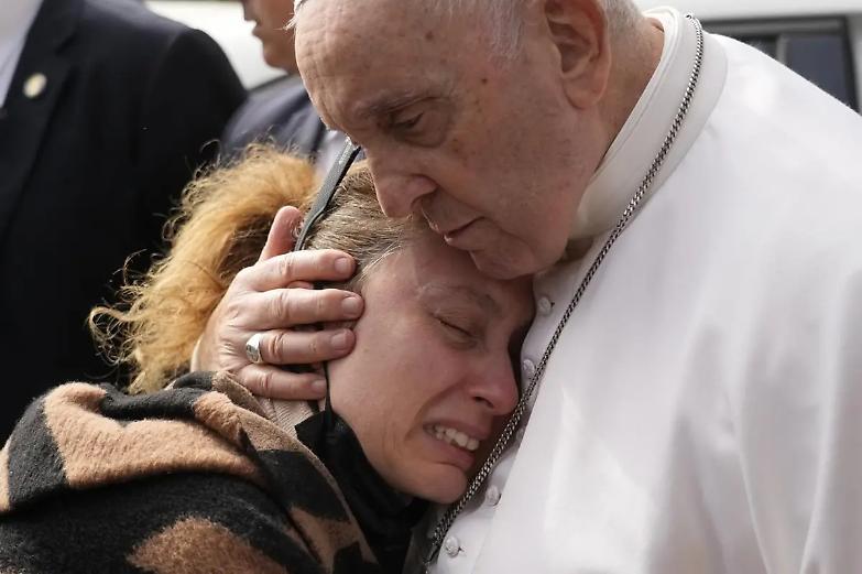 Papa Francesco: &laquo;Ci sono popoli interi sfruttati e lasciati a s&eacute; stessi&raquo;