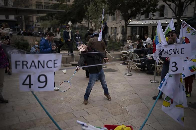 Sparatoria a Marsiglia, morti tre ragazzi. Altrettanti sono in pericolo di vita