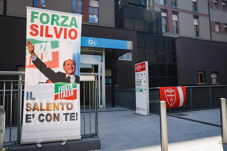 Sedici ore di viaggio per Berlusconi, un 67enne da Cosenza al San Raffaele per portare l&rsquo;acqua santa a Silvio