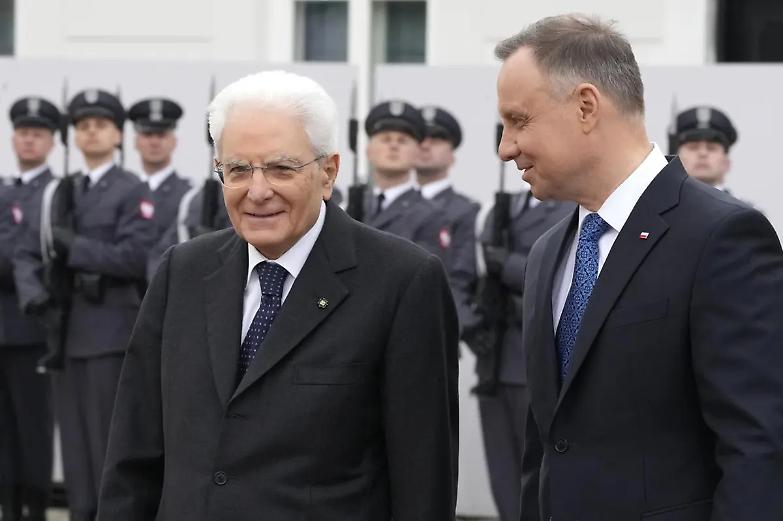 Mattarella striglia l&rsquo;Ue su migranti e asilo: &laquo;Regole preistoriche&raquo;
