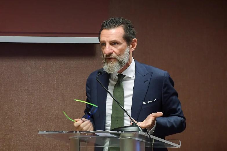 &laquo;Legittimo impedimento: dai giudici un&rsquo;indebita intromissione nella vita privata della collega&raquo;