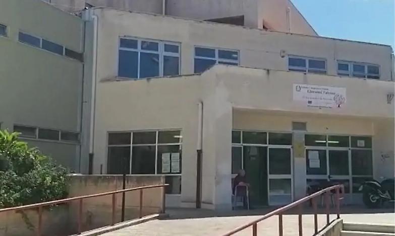 Palermo, arrestata la preside antimafia dello Zen: &egrave; accusata di corruzione e peculato