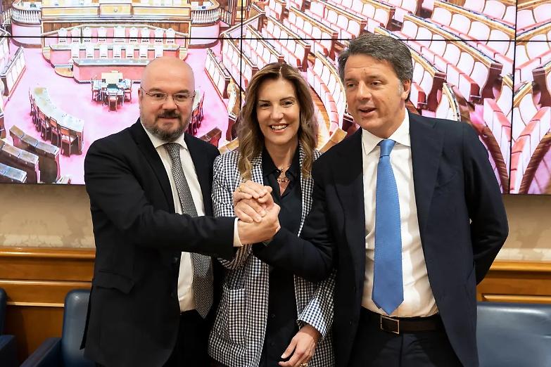 Renzi accoglie l&rsquo;ex dem Borghi: &ldquo;E non sar&agrave; l&rsquo;ultimo...&rdquo;
