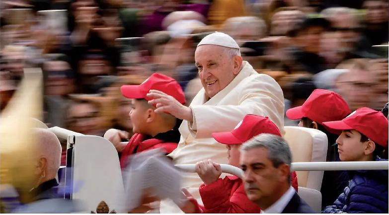 Bergoglio fa la Storia: le donne voteranno al sinodo dei vescovi