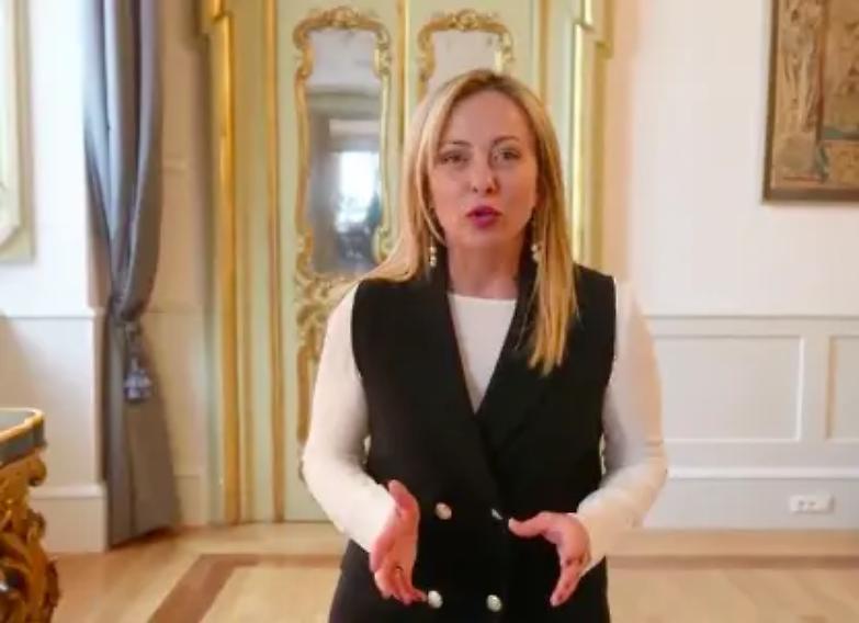 Scontro sul video da Palazzo Chigi, Renzi: &laquo;Giorgia, ma che sta a di&rsquo;?&raquo;