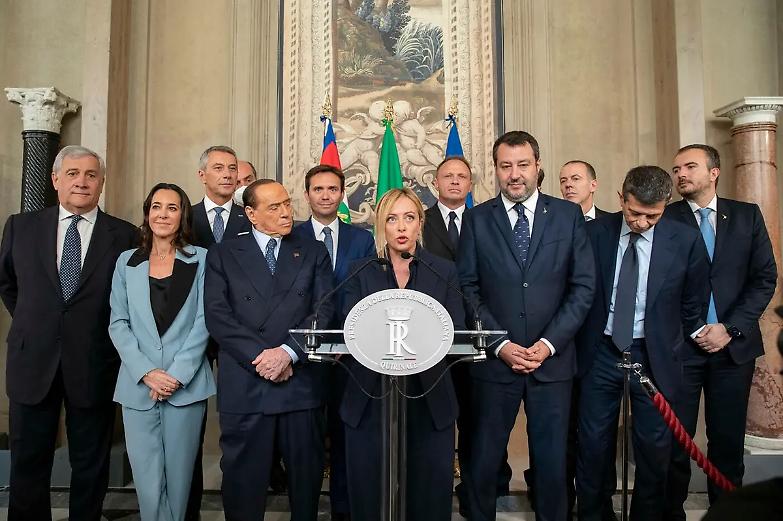 Lega, Fi e Fdi insieme anche in Europa per isolare i Socialisti. Che cambiano nome...