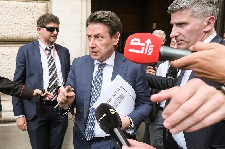 Riforme, Calenda: &ldquo;S&igrave; al sindaco d&rsquo;Italia&rdquo;. No di Conte a presidenzialismo e premierato