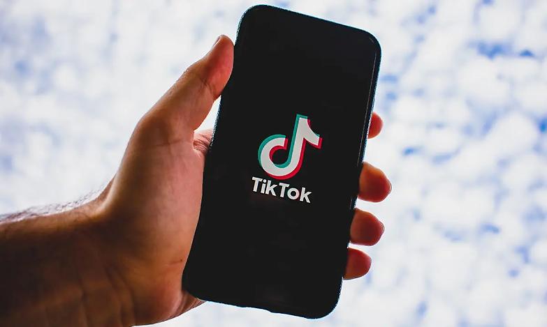 Detenuto on line su tiktok, sequestrati cellulari e droga a Teramo