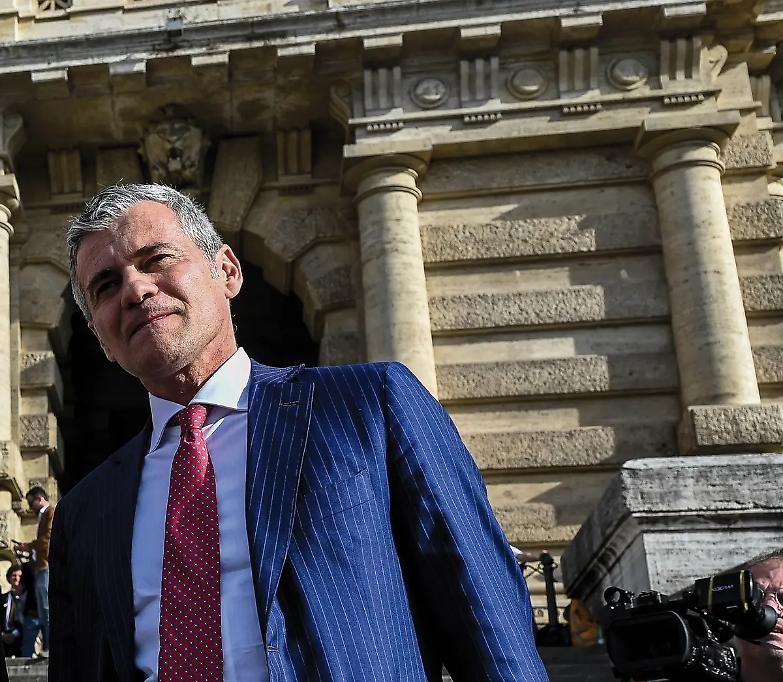 &laquo;L&rsquo;avvocato difende il diritto prima di difendere una causa&raquo;