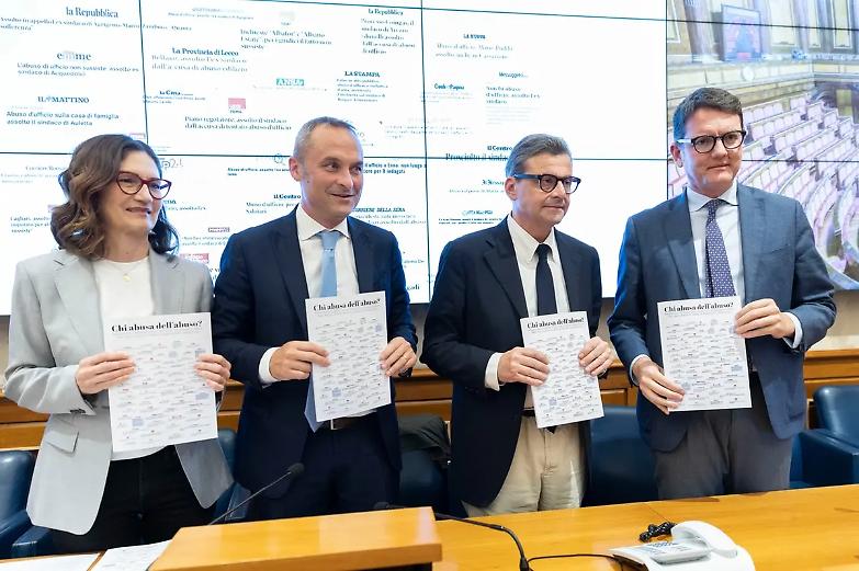 Abuso d&rsquo;ufficio, parte la battaglia: il M5S vuole una sfilata di toghe