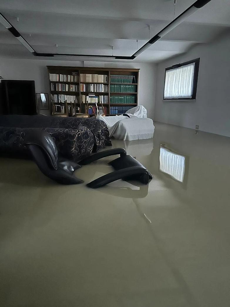 &laquo;Non mi &egrave; rimasta neanche una camicia per andare in udienza. E l&rsquo;archivio &egrave; distrutto&raquo;