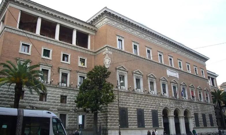 Il rapporto del ministero: 81mila le misure cautelari nel 2022