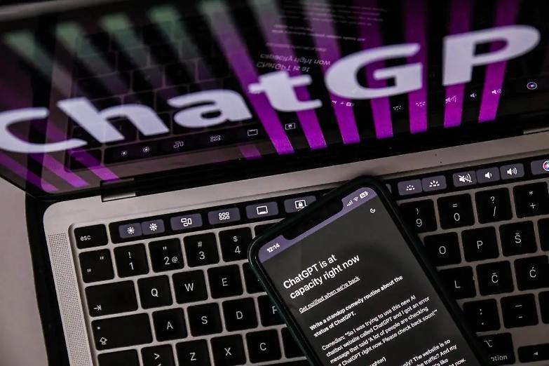 Usa chatGpt per scovare i precedenti ma sono falsi, nei guai un avvocato