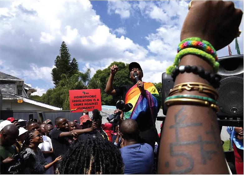 Uganda, firmata la legge anti gay: prevista anche la pena di morte