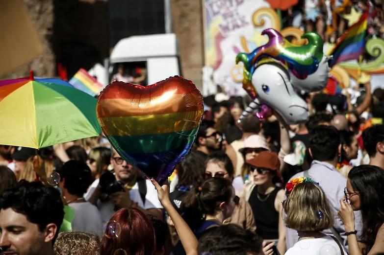 Roma Pride, la Regione Lazio revoca il patrocinio: &ldquo;Nessun sostegno a chi promuover l&rsquo;utero in affitto&rdquo;