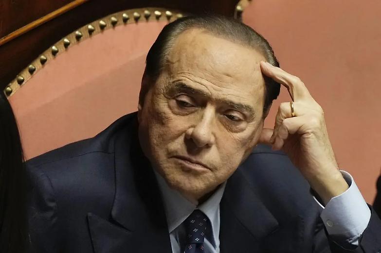 Silvio Berlusconi &egrave; morto, addio al leader politico di Forza Italia
