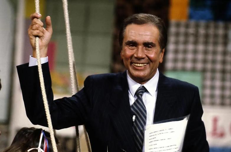 Enzo Tortora, 40 anni fa il suo arresto e la foto in manette