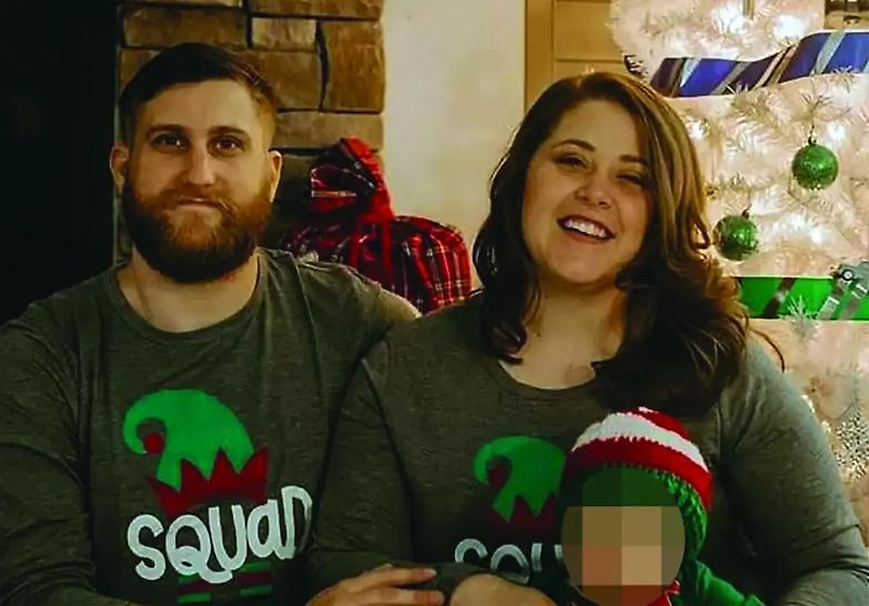 Bimbo di due anni trova pistola in casa. Poi spara e uccide la mamma incinta