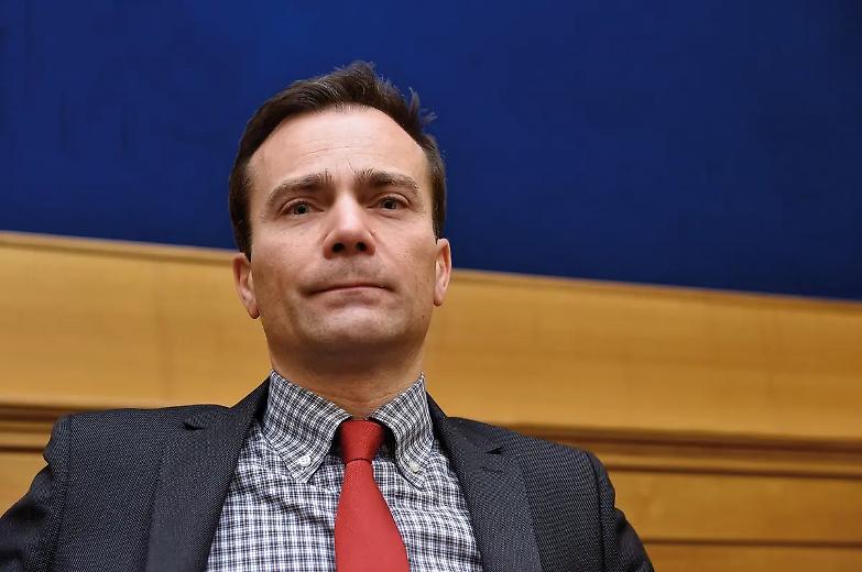 Vassallo: &laquo;Renzi ci prover&agrave;, ma i berlusconisani votano Forza Italia&raquo;