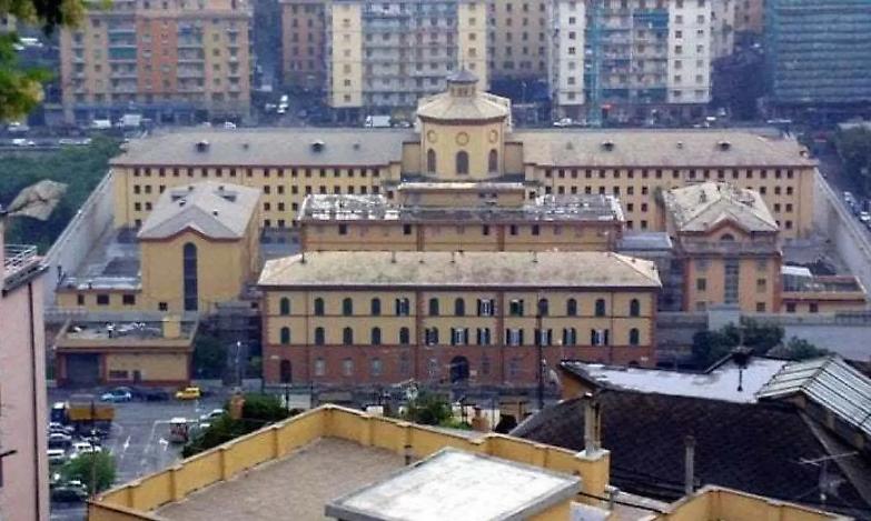 Morte di Amir in cella, due agenti rischiano il processo