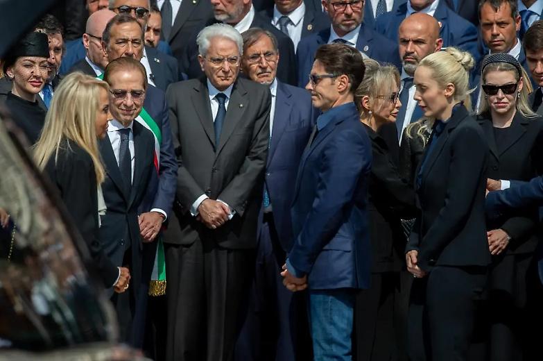 Aperto il testamento di Silvio Berlusconi: maggioranza Fininvest a Pier Silvio e Marina