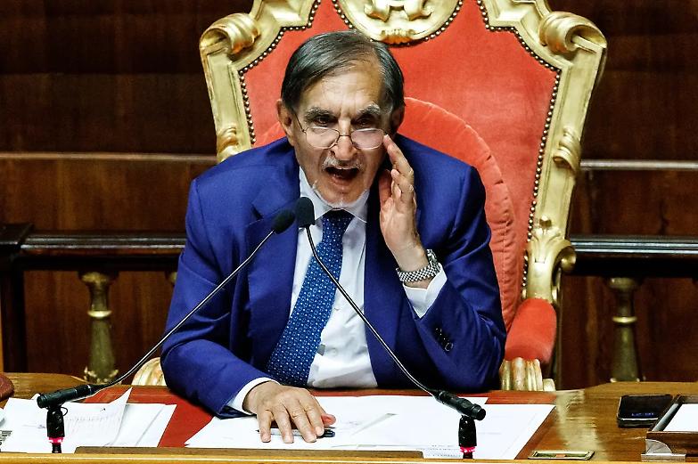 Pd all&rsquo;attacco di La Russa: &laquo;Il presidente del Senato &egrave; fuori controllo&raquo;