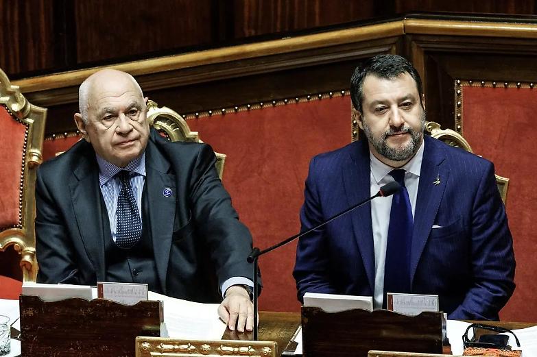 Salvini punge Nordio: &laquo;Il concorso esterno non &egrave; la nostra priorit&agrave;&raquo;